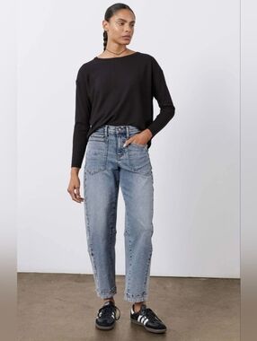 BNWT Ruti Petite Barrel Leg Jeans – Light Wash Denim